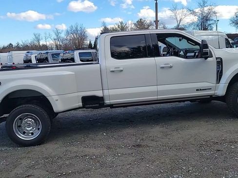 Used 2024 Ford F450 Lariat w/ Lariat Ultimate Package AWD/4WD image 2