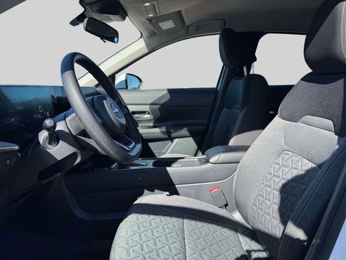 Used 2025 Nissan Kicks SV FWD image 15