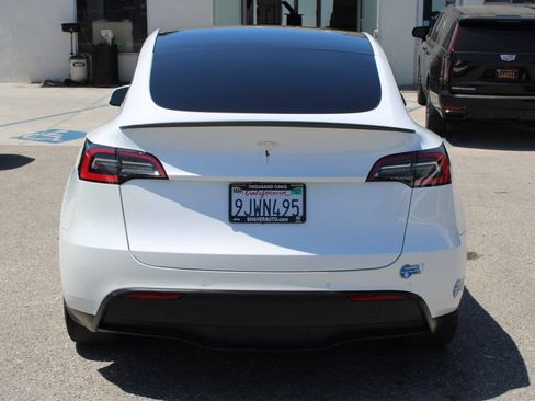 Used 2021 Tesla Model Y 2WD image 5