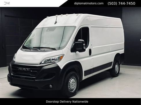 Used 2025 RAM ProMaster 2500 w/ Safety Group FWD image 1
