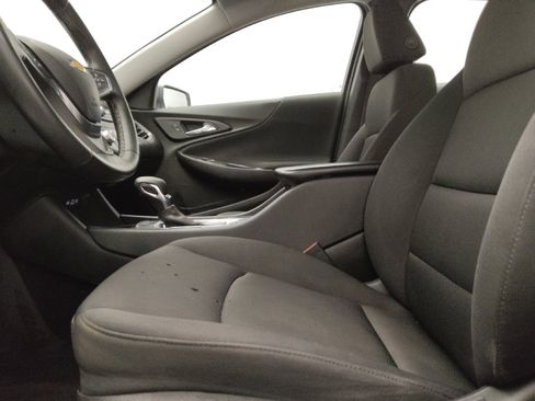 Used 2025 Chevrolet Malibu RS FWD image 17