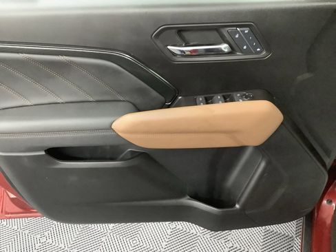 Used 2024 GMC Canyon AT4 image 9