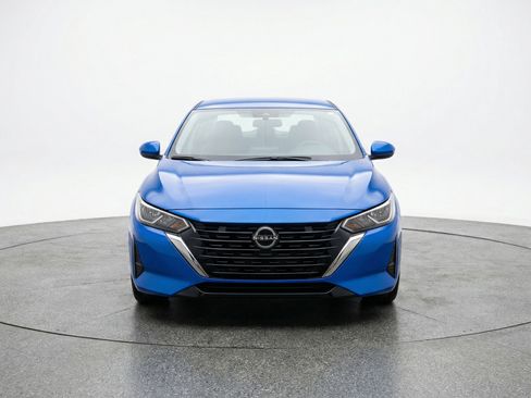 Used 2025 Nissan Sentra SV FWD image 2