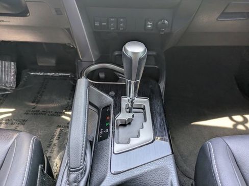 Used 2018 Toyota RAV4 Limited FWD image 20