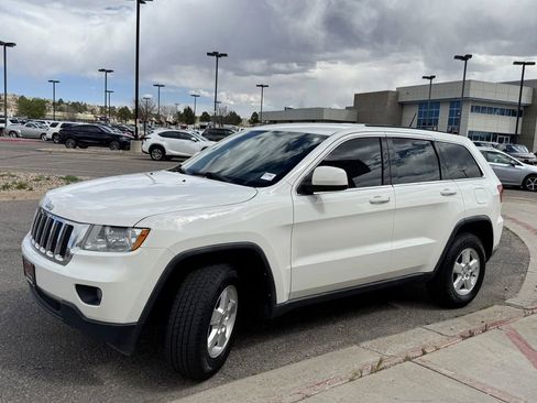 Used 2012 Jeep Grand Cherokee Laredo AWD/4WD image 4