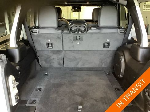 Used 2024 Jeep Wrangler Unlimited Sahara w/ Technology Group AWD/4WD image 15