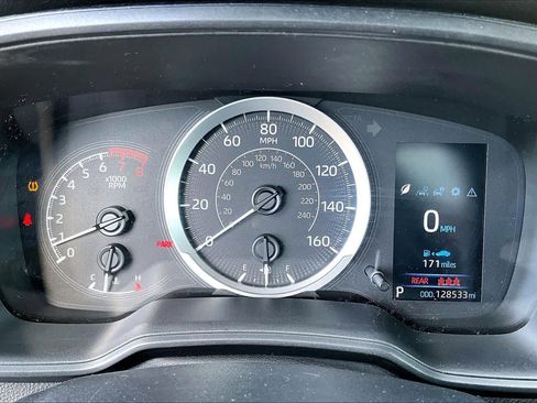 Used 2021 Toyota Corolla LE image 23