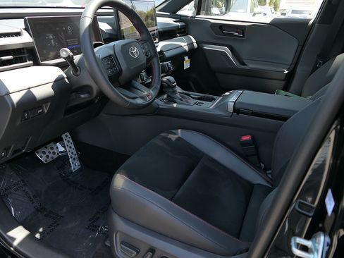 Used 2026 Toyota RAV4 AWD Plug-in Hybrid image 12