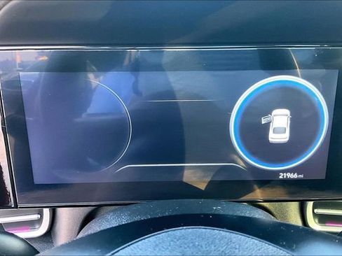 Used 2024 Hyundai Elantra Limited image 12