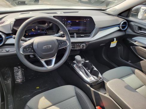 New 2026 Chevrolet Trax LT w/ Driver Confidence Package FWD image 22