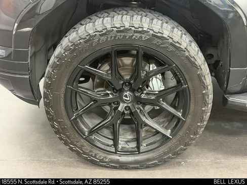 Used 2025 Lexus GX 550 AWD/4WD image 9