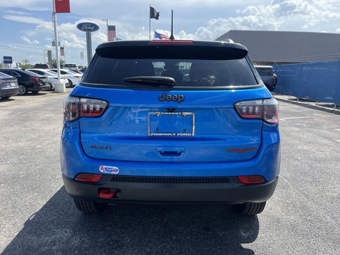 Used 2025 Jeep Compass Trailhawk AWD/4WD image 3