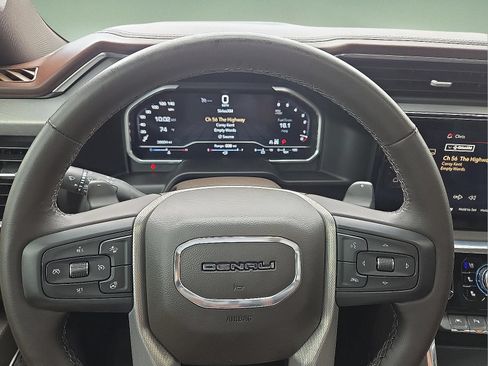 Used 2023 GMC Sierra 1500 Denali AWD/4WD image 4