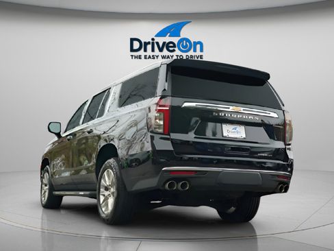 Used 2024 Chevrolet Suburban Premier image 6