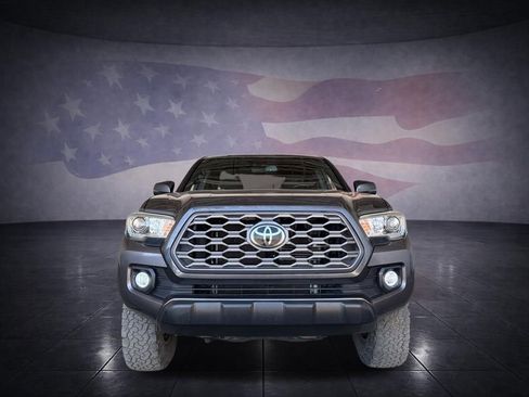 Used 2020 Toyota Tacoma TRD Off-Road w/ Technology Package AWD/4WD image 8