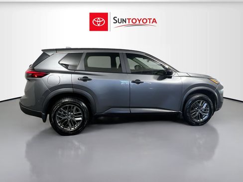 Used 2024 Nissan Rogue S FWD image 2