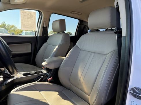 Used 2023 Ford Ranger Lariat w/ Trailer Tow Package image 15