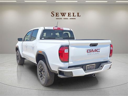 New 2026 GMC Canyon Elevation w/ Convenience Package image 3