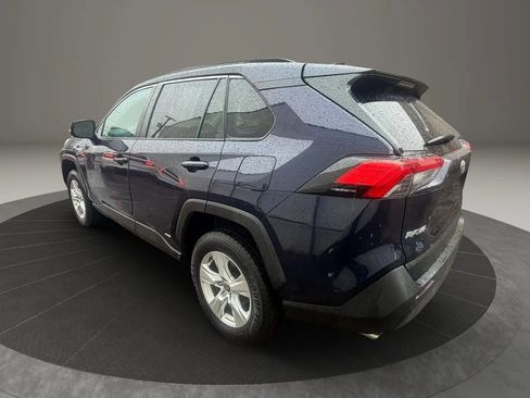 Used 2021 Toyota RAV4 XLE w/ XLE Grade Weather Package AWD/4WD image 7