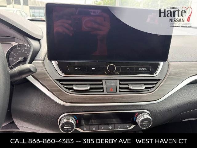 Certified 2025 Nissan Altima 2.5 SV w/ SV Special Edition Package AWD/4WD image 15