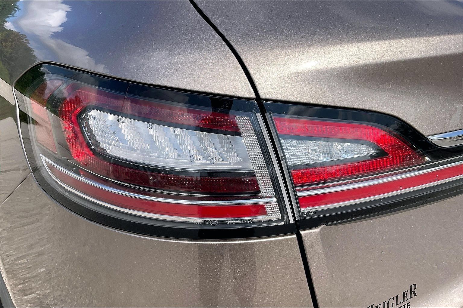 Used 2019 Lincoln Nautilus Select w/ Cargo Utility Package FWD image 30