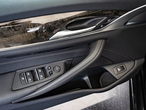 Used 2023 BMW 540i w/ M Sport Package image 24