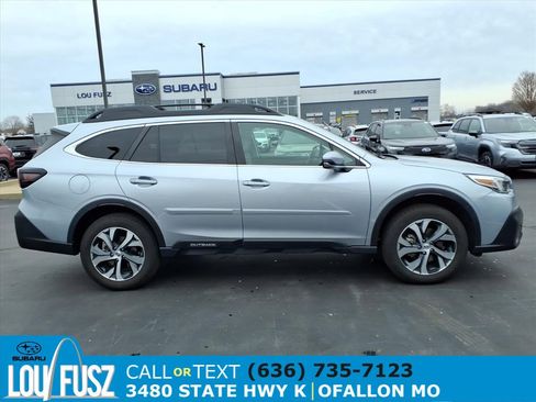 Used 2022 Subaru Outback Limited image 27