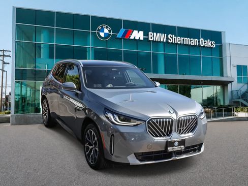 Used 2026 BMW X3 xDrive30i w/ Convenience Package AWD/4WD image 3