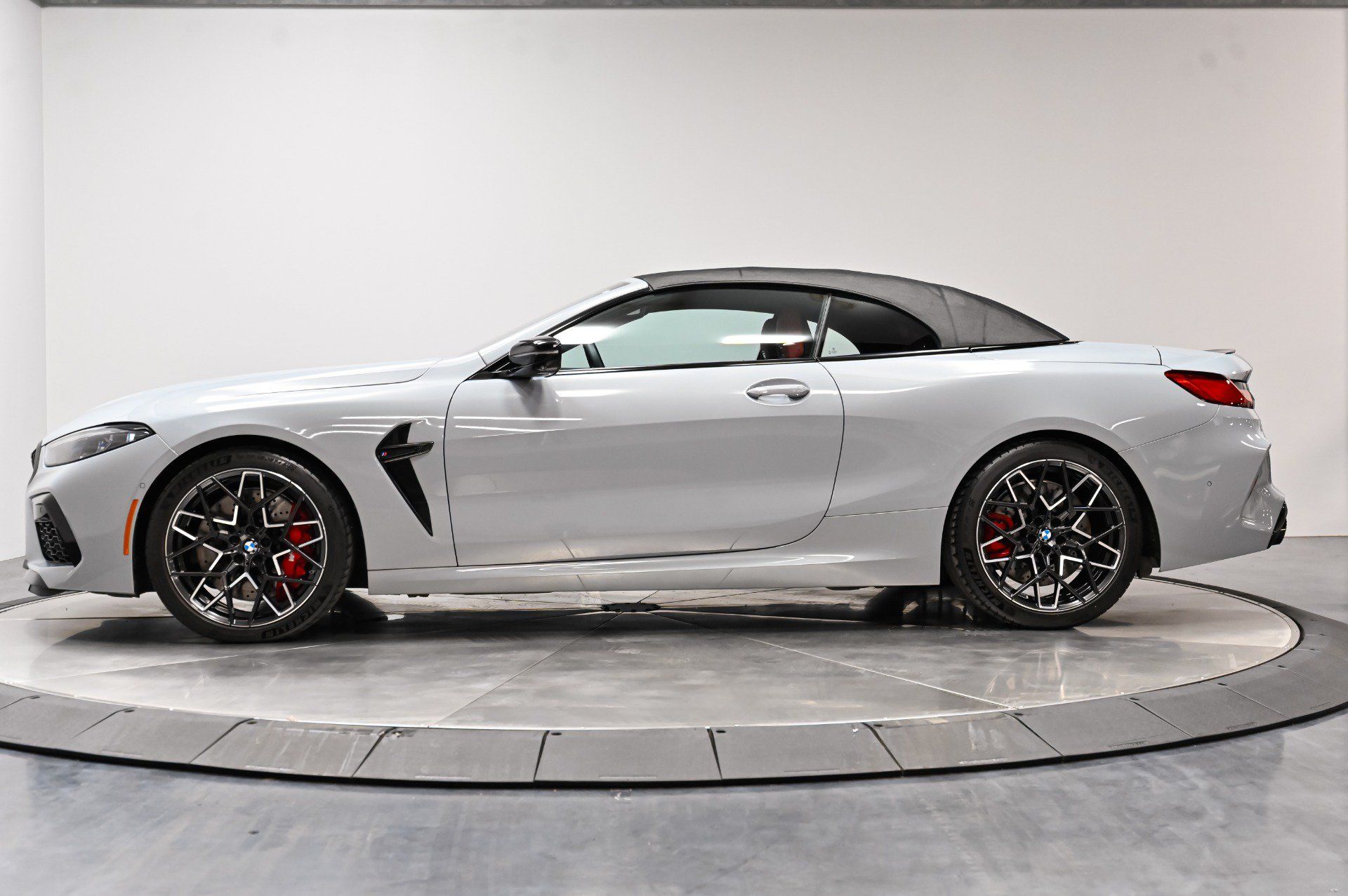 Used 2023 BMW M8 Competition AWD/4WD image 32
