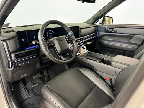 Used 2025 Hyundai Santa Fe Calligraphy image 11