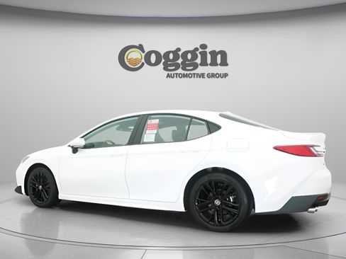 New 2026 Toyota Camry SE FWD image 7
