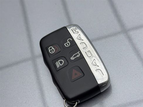 Used 2020 Jaguar F-PACE Prestige image 59