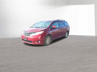 Used 2015 Toyota Sienna XLE FWD video 1