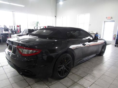 Used 2018 Maserati GranTurismo Sport image 3