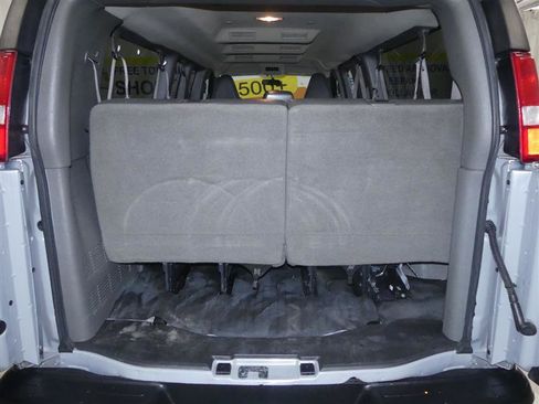 Used 2022 Chevrolet Express 3500 LS RWD image 8