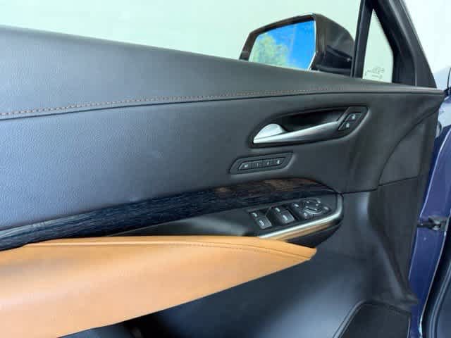 Used 2024 Cadillac XT4 Premium Luxury w/ Technology Package FWD image 27