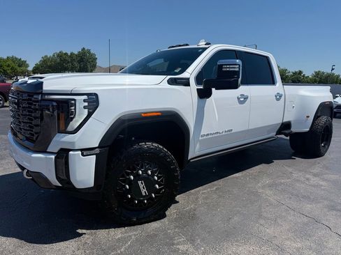 Used 2024 GMC Sierra 3500 Denali Ultimate AWD/4WD image 1
