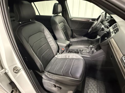 Used 2022 Volkswagen Tiguan SEL R-Line image 17