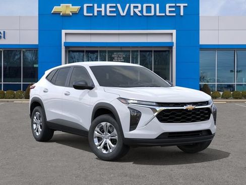 New 2026 Chevrolet Trax LS FWD image 7