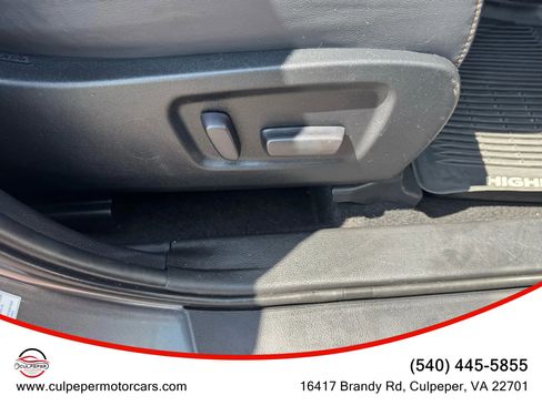 Used 2019 Toyota Highlander XLE image 19