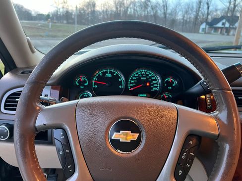 Used 2011 Chevrolet Tahoe LTZ image 25