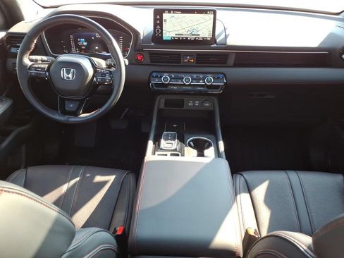 Used 2025 Honda Pilot Black Edition image 12