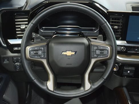 Used 2022 Chevrolet Silverado 1500 High Country w/ High Country Premium Package image 38