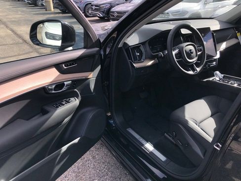 New 2026 Volvo XC90 B6 Plus w/ Protection Package Premier image 11