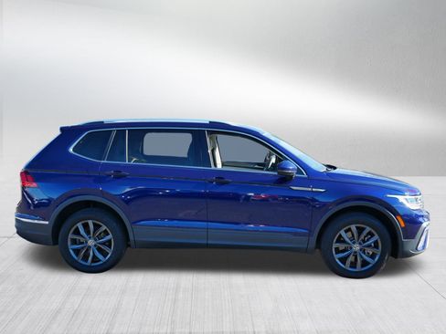 Certified 2022 Volkswagen Tiguan SE w/ Panoramic Sunroof Package image 8