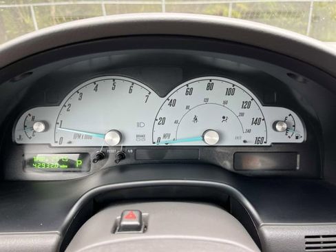 Used 2002 Ford Thunderbird Base image 26