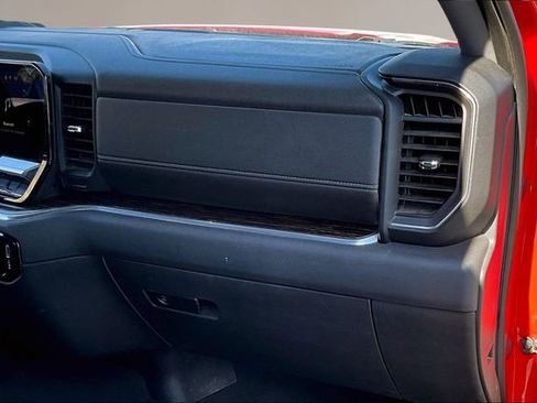 Used 2023 GMC Sierra 1500 SLE image 27