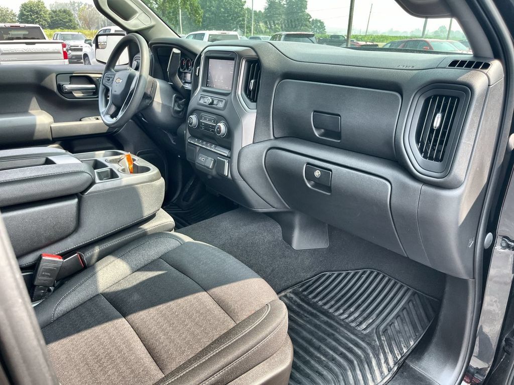 Used 2023 Chevrolet Silverado 1500 Custom AWD/4WD image 27
