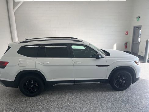 New 2026 Volkswagen Atlas Peak Edition AWD/4WD image 8