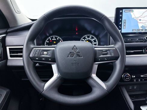 New 2025 Mitsubishi Outlander ES image 21